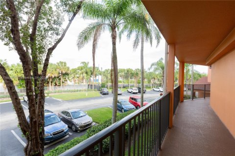 Condo in Pembroke Pines, Florida, 2 bedrooms  № 1348286 - photo 19