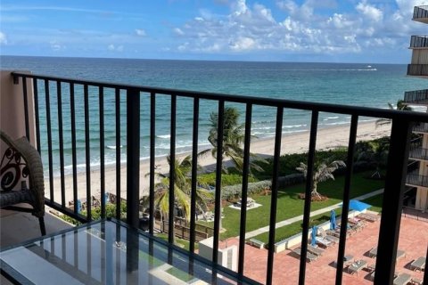 Condominio en venta en Hillsboro Beach, Florida, 2 dormitorios, 111.48 m2 № 117046 - foto 27