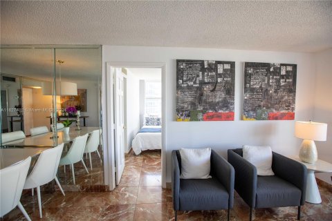 Copropriété à vendre à Miami Beach, Floride: 2 chambres, 118.91 m2 № 1281883 - photo 5