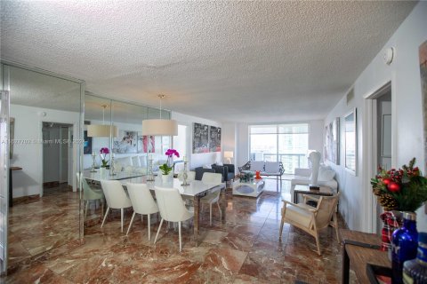 Copropriété à vendre à Miami Beach, Floride: 2 chambres, 118.91 m2 № 1281883 - photo 9