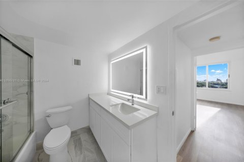 Condominio en venta en Miami Beach, Florida, 1 dormitorio, 77.76 m2 № 1355087 - foto 14