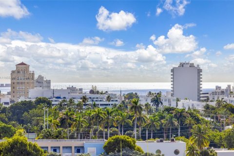 Condominio en venta en Miami Beach, Florida, 1 dormitorio, 77.76 m2 № 1355087 - foto 1