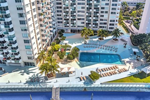 Condominio en venta en Miami Beach, Florida, 1 dormitorio, 77.76 m2 № 1355087 - foto 23