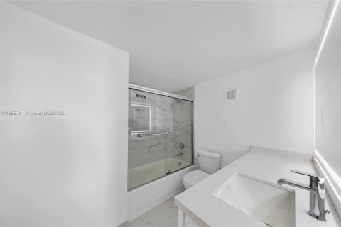 Condominio en venta en Miami Beach, Florida, 1 dormitorio, 77.76 m2 № 1355087 - foto 13