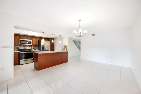 Condo in North Miami Beach, Florida, 3 bedrooms  № 1316302 - photo 14