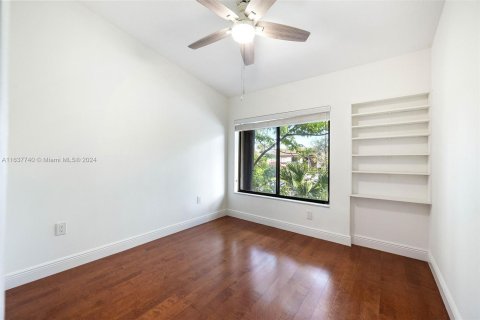 Condo in North Miami Beach, Florida, 3 bedrooms  № 1316302 - photo 26