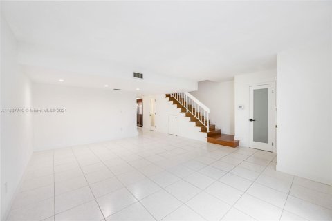 Condo in North Miami Beach, Florida, 3 bedrooms  № 1316302 - photo 23