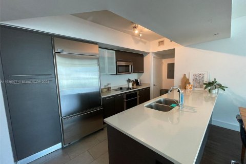 Condominio en alquiler en Miami, Florida, 2 dormitorios, 103.21 m2 № 1316303 - foto 2