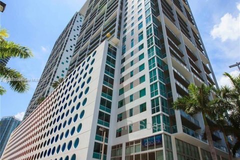 Condominio en alquiler en Miami, Florida, 2 dormitorios, 103.21 m2 № 1316303 - foto 1