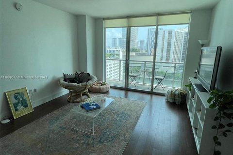 Condominio en alquiler en Miami, Florida, 2 dormitorios, 103.21 m2 № 1316303 - foto 8