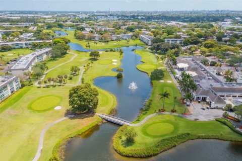 Condo in Coconut Creek, Florida, 2 bedrooms  № 1104197 - photo 3