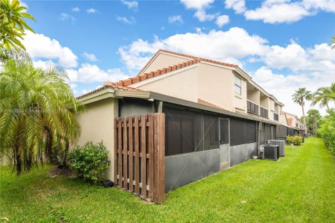 Villa ou maison à vendre à Aventura, Floride: 2 chambres, 93.46 m2 № 1382029 - photo 26