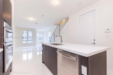 Condo in Doral, Florida, 3 bedrooms in LANDMARK  № 1381935 - photo 6