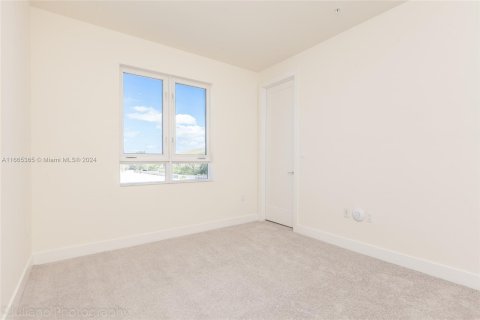 Condo in Doral, Florida, 3 bedrooms in LANDMARK  № 1381935 - photo 22