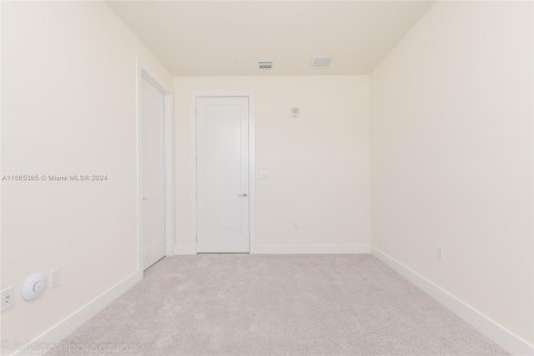 Condo in Doral, Florida, 3 bedrooms in LANDMARK  № 1381935 - photo 20