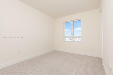 Condo in Doral, Florida, 3 bedrooms in LANDMARK  № 1381935 - photo 21