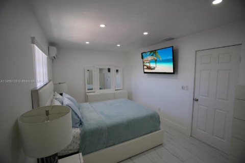 Casa en venta en Hialeah, Florida, 3 dormitorios, 132.39 m2 № 726020 - foto 15