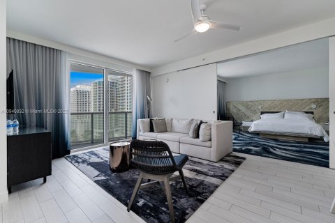 Condominio en venta en Fort Lauderdale, Florida, 2 dormitorios, 123.47 m2 № 140468 - foto 19