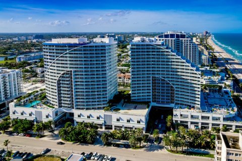 Condominio en venta en Fort Lauderdale, Florida, 2 dormitorios, 123.47 m2 № 140468 - foto 2
