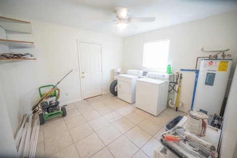 Immobilier commercial à vendre à Edgewater, Floride: 219.99 m2 № 1346933 - photo 8