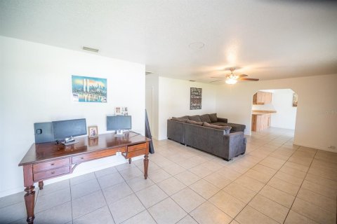 Immobilier commercial à vendre à Edgewater, Floride: 219.99 m2 № 1346933 - photo 3