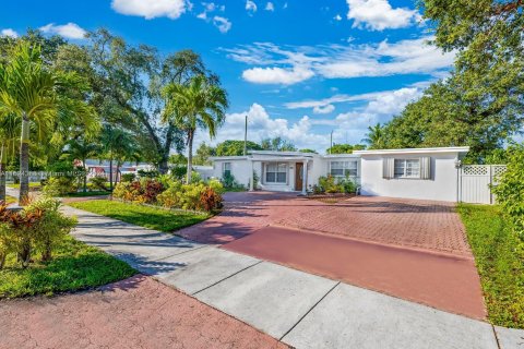 House in West Park, Florida 4 bedrooms, 150.78 sq.m. № 1294670 - photo 2