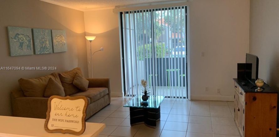 Condo in Coral Springs, Florida, 1 bedroom  № 1348991