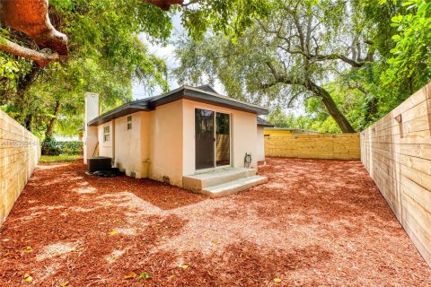 Villa ou maison à louer à Miami, Floride: 3 chambres, 76.09 m2 № 1348990 - photo 26