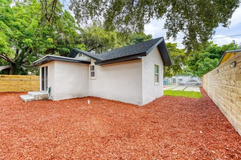 Villa ou maison à louer à Miami, Floride: 3 chambres, 76.09 m2 № 1348990 - photo 29