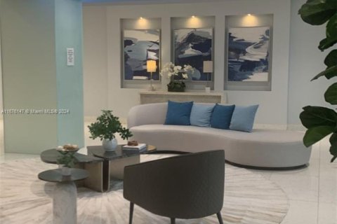 Condo in Aventura, Florida, 1 bedroom  № 1400121 - photo 2