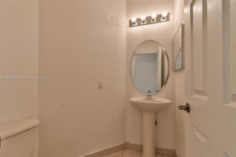 Townhouse in Miami, Florida 3 bedrooms, 138.52 sq.m. № 1400122 - photo 12