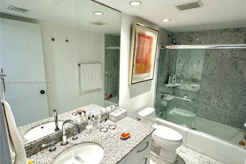 Condominio en venta en Key Biscayne, Florida, 2 dormitorios № 1325385 - foto 24