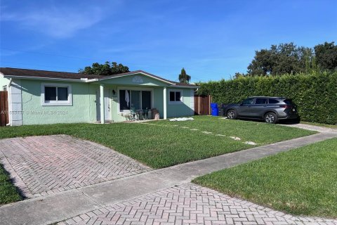 House in Hollywood, Florida 3 bedrooms, 100.33 sq.m. № 1386050 - photo 3