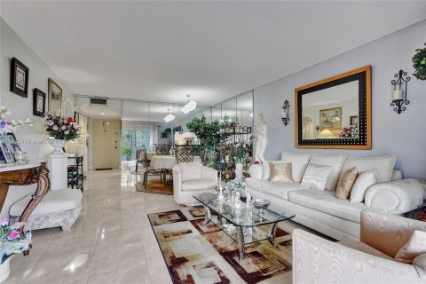 Condominio en venta en Hollywood, Florida, 2 dormitorios, 92.16 m2 № 1235206 - foto 19