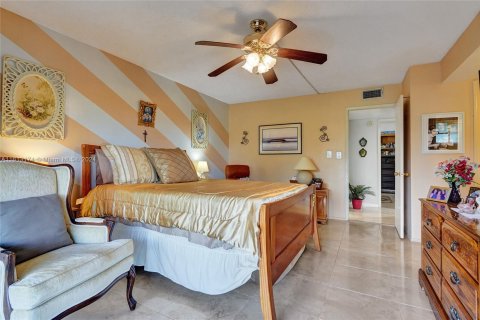 Купить кондоминиум в Холливуд, Флорида 2 спальни, 92.16м2, № 1235206 - фото 12
