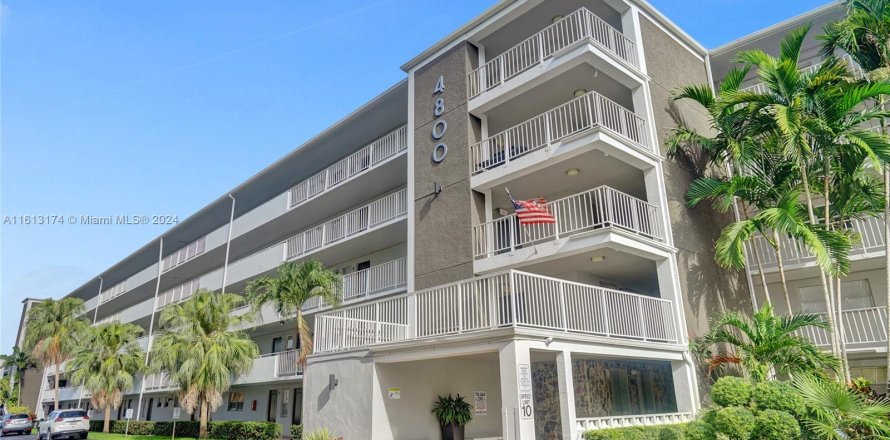 Condominio en Hollywood, Florida, 2 dormitorios  № 1235206