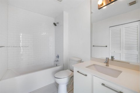 Condo in Miami, Florida, 1 bedroom  № 1235207 - photo 12