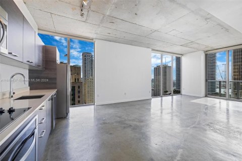 Condo in Miami, Florida, 1 bedroom  № 1235207 - photo 2