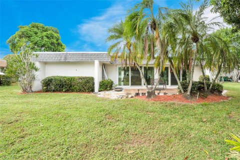 Casa en venta en Tamarac, Florida, 2 dormitorios, 179.39 m2 № 889957 - foto 2