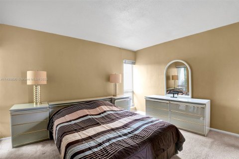 Casa en venta en Tamarac, Florida, 2 dormitorios, 179.39 m2 № 889957 - foto 18