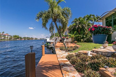Villa ou maison à vendre à Pompano Beach, Floride: 3 chambres, 258.92 m2 № 109560 - photo 7
