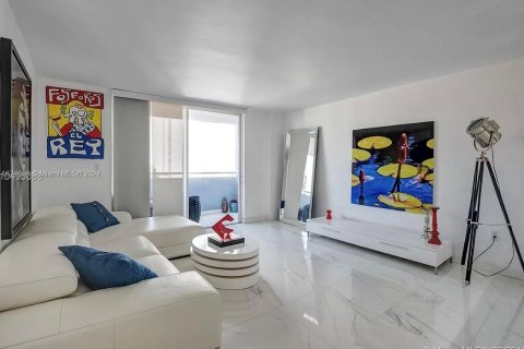 Condo in Miami Beach, Florida, 1 bedroom  № 1404138 - photo 3