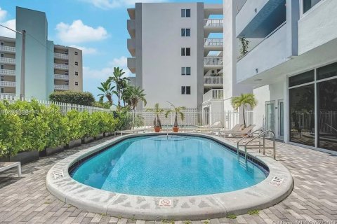 Condominio en venta en Miami Beach, Florida, 1 dormitorio, 70.98 m2 № 1404138 - foto 11