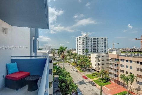 Condominio en venta en Miami Beach, Florida, 1 dormitorio, 70.98 m2 № 1404138 - foto 10