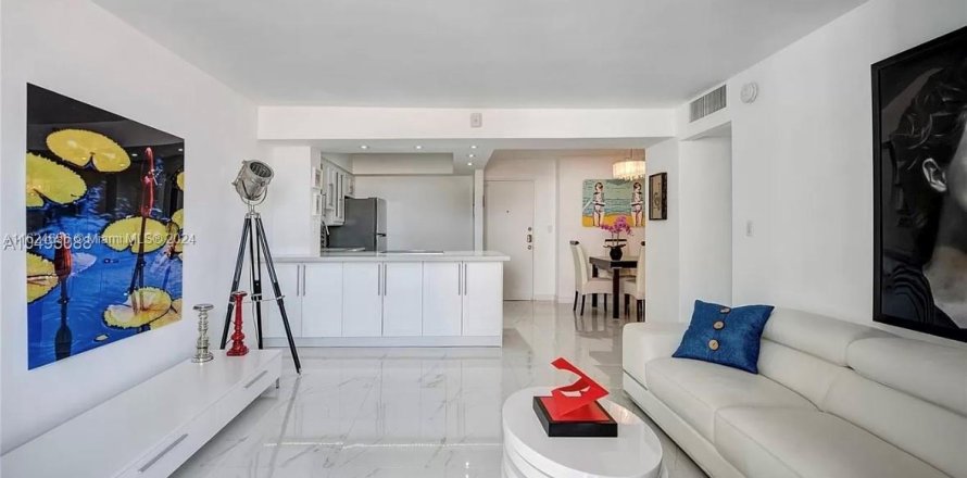 Condominio en Miami Beach, Florida, 1 dormitorio  № 1404138