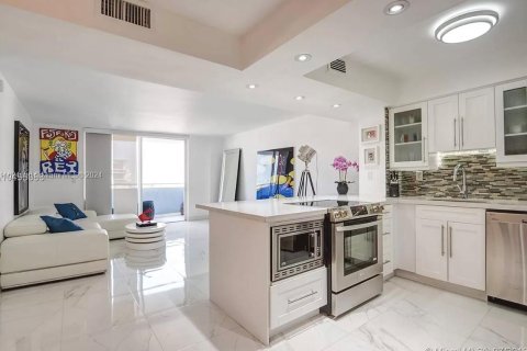 Condominio en venta en Miami Beach, Florida, 1 dormitorio, 70.98 m2 № 1404138 - foto 4