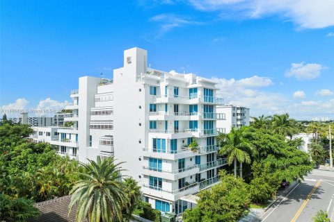 Condominio en venta en Bay Harbor Islands, Florida, 3 dormitorios, 168.99 m2 № 839395 - foto 2