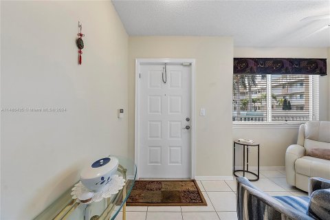 Copropriété à vendre à Tamarac, Floride: 2 chambres, 118.45 m2 № 839362 - photo 4