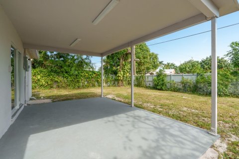 Villa ou maison à vendre à Pembroke Pines, Floride: 3 chambres, 125.23 m2 № 984023 - photo 6