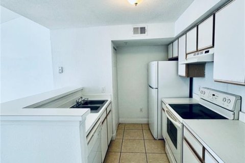 Appartement à louer à Kissimmee, Floride: 1 chambre, 70.79 m2 № 1373133 - photo 4